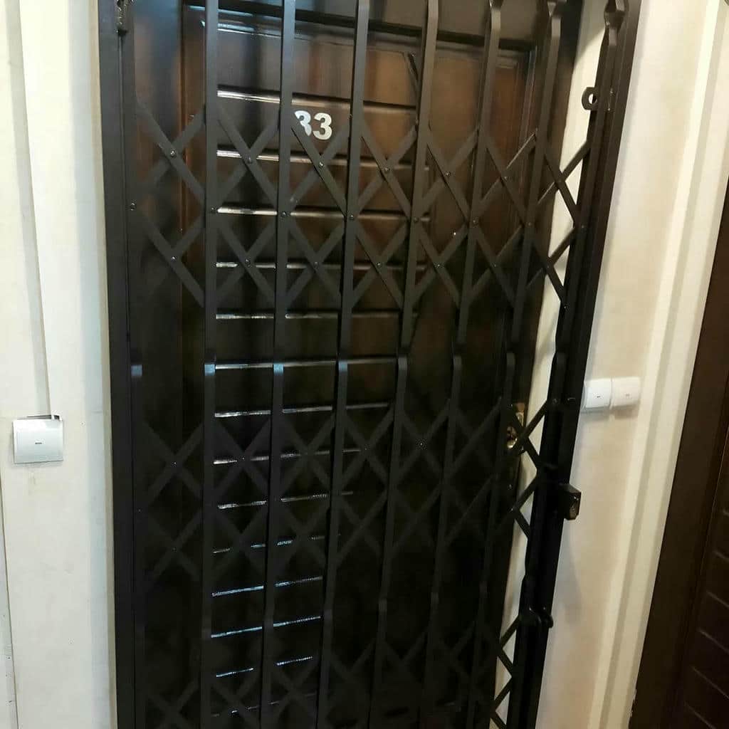 نصب درب حفاظ آکاردئونی چهارگل در پرند
