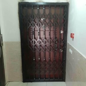 درب حفاظ آکاردئونی در دماوند