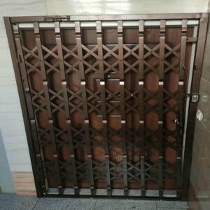 درب حفاظ آکاردئونی در گنبدکاووس