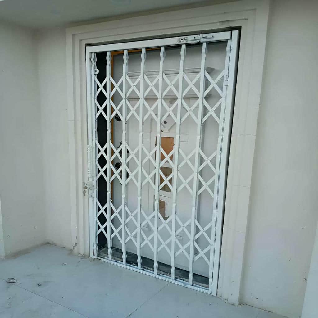 نصب درب حفاظ آکاردئونی چهارگل در چابهار