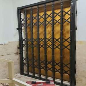 درب حفاظ آکاردئونی در اهواز