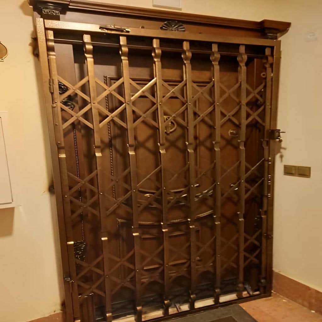 خرید درب حفاظ آکاردئونی دوگل در سیرجان