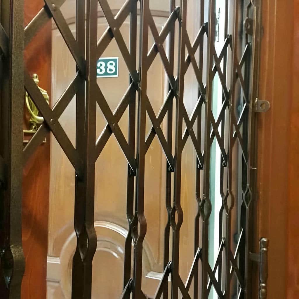 خرید درب حفاظ آکاردئونی دوگل در بندر بوشهر