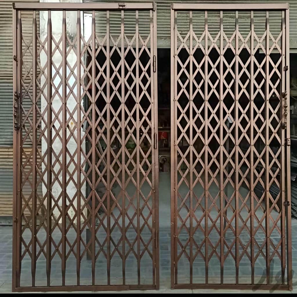 کارخانه درب حفاظ آکاردئونی هماهنگ نما در لواسان