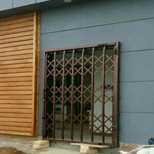 درب حفاظ آکاردئونی در ارومیه