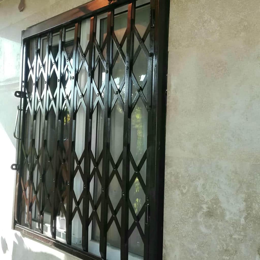 قیمت درب حفاظ آکاردئونی سه گل در بندر لنگه
