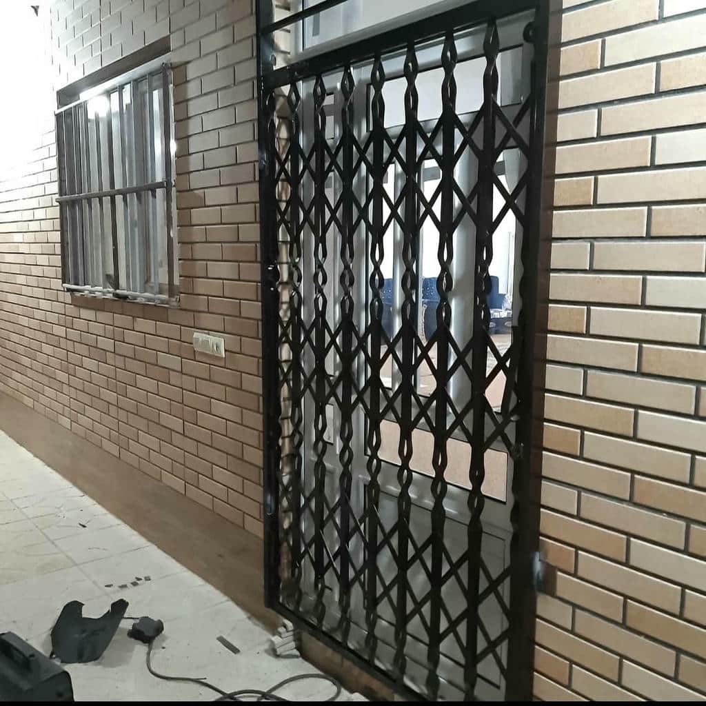 فروش درب حفاظ آکاردئونی آپارتمانی در گنبدکاووس
