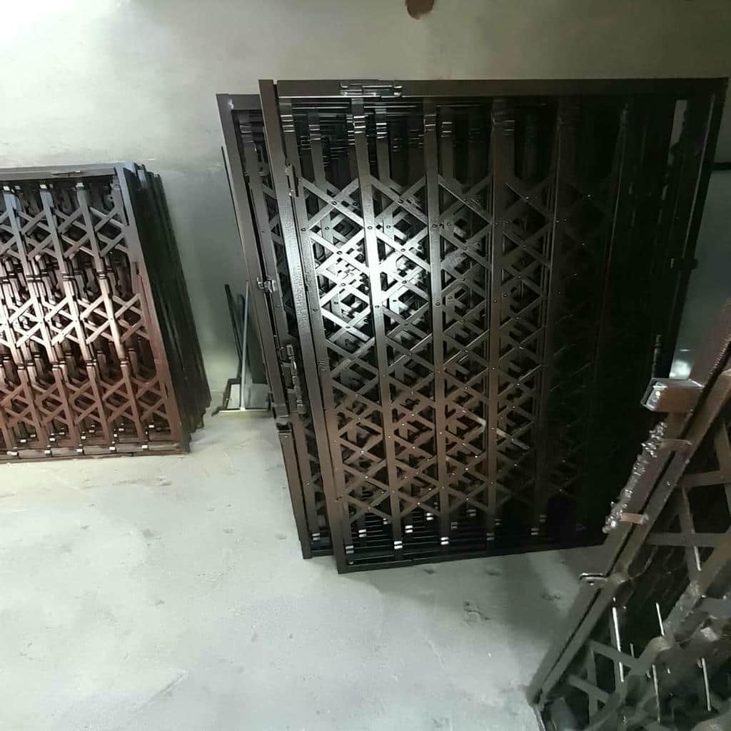 خرید درب حفاظ آکاردئونی با یراق ایمن در بومهن