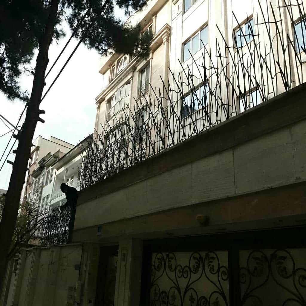 خرید حفاظ شاخ گوزنی متناسب دیوار در بومهن
