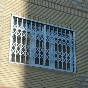 حفاظ پنجره در بندر انزلی