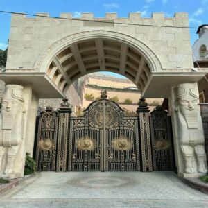 درب حیاط در شیراز