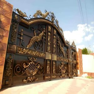 درب حیاط در ایلام