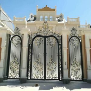 درب حیاط در یاسوج