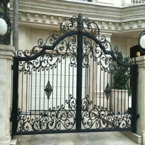 درب حیاط در بومهن