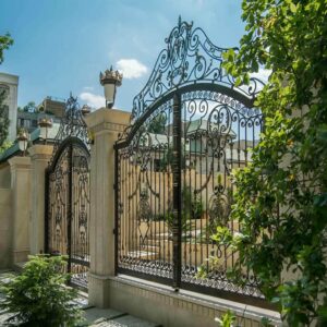 درب حیاط در کیش