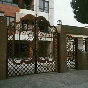 درب حیاط در بجنورد