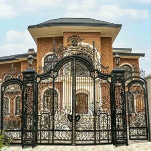 درب حیاط در کرمانشاه