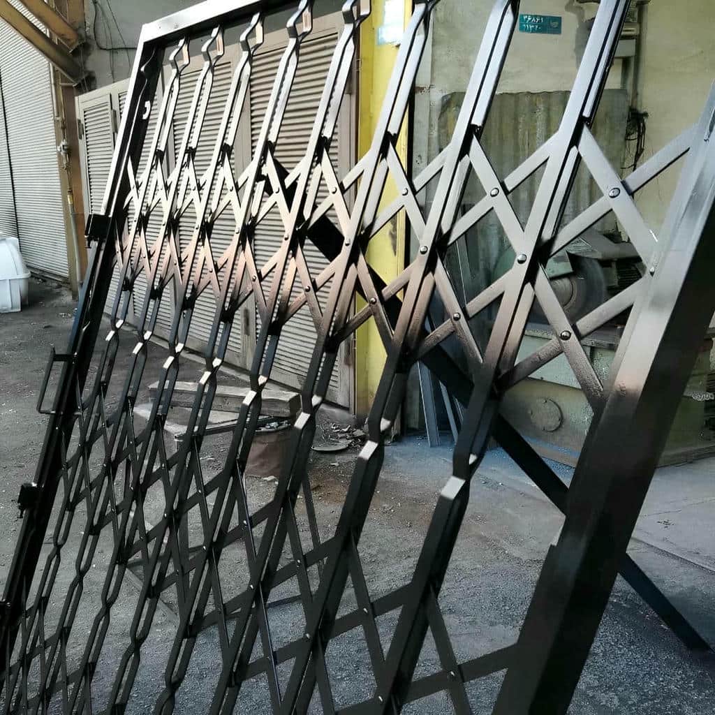 درب آکاردئونی ضد سرقت با پروفیل محکم بدنه
