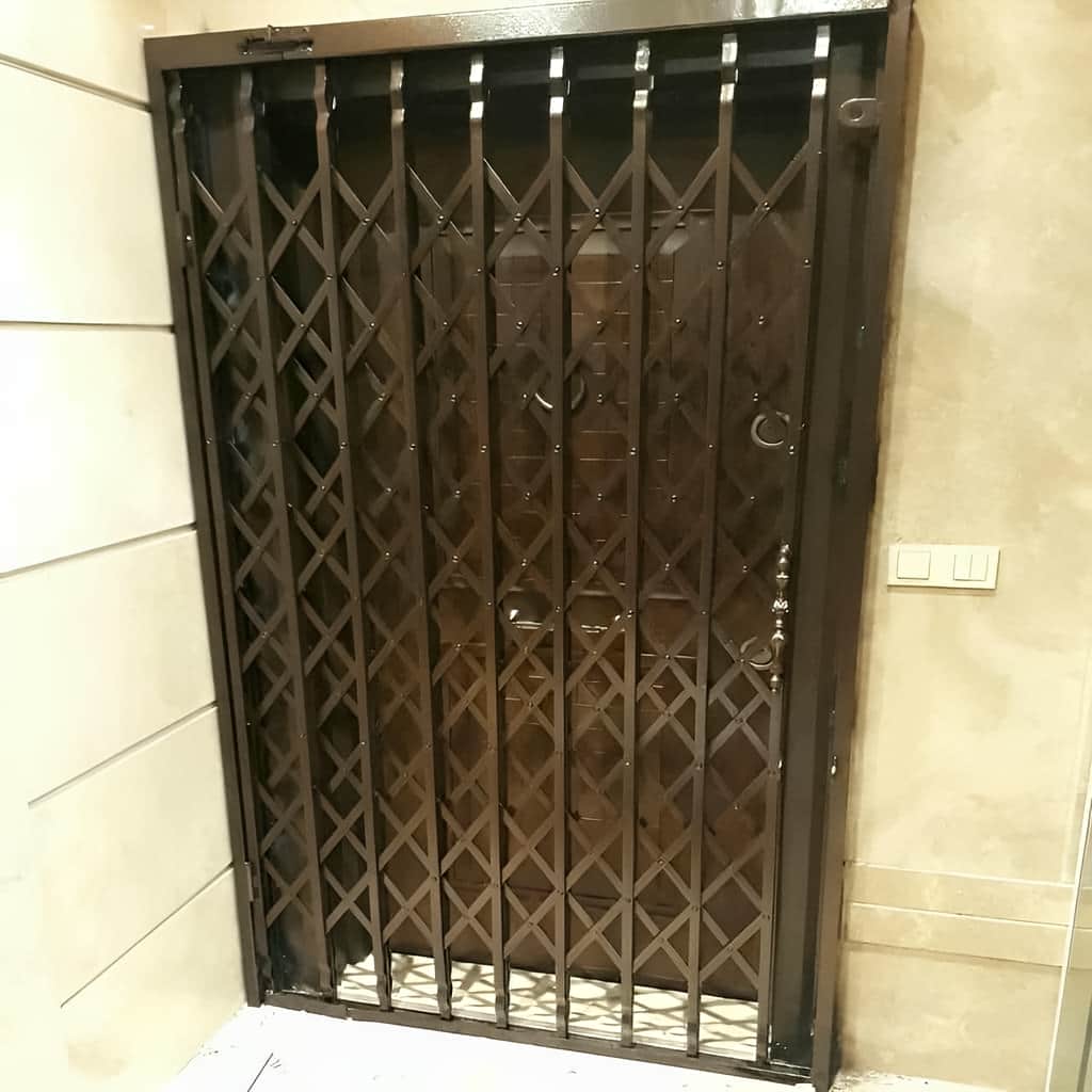 تولید درب آکاردئونی برای واحد اداری با رنگ کورهای مقاوم