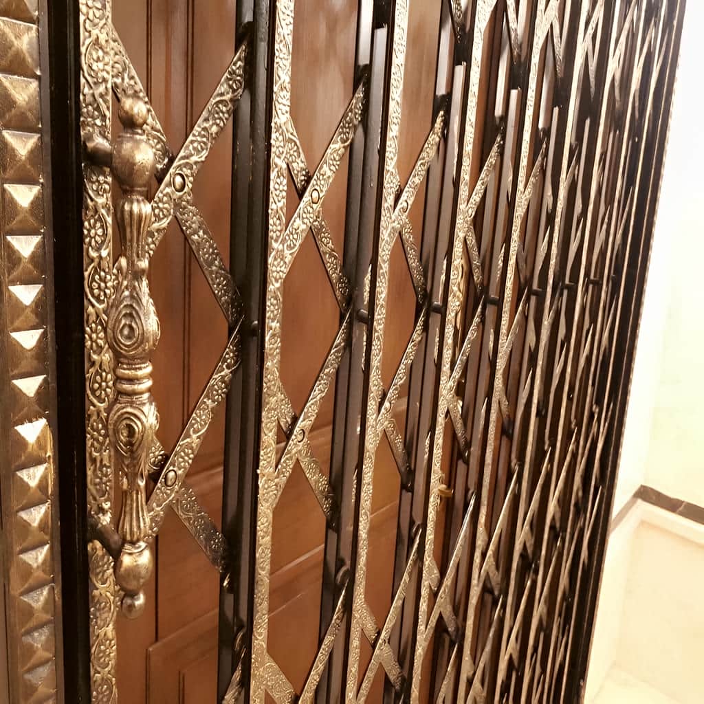 خرید درب آکاردئونی طرح دار لوزی برای ورودی ایمن و مرتب