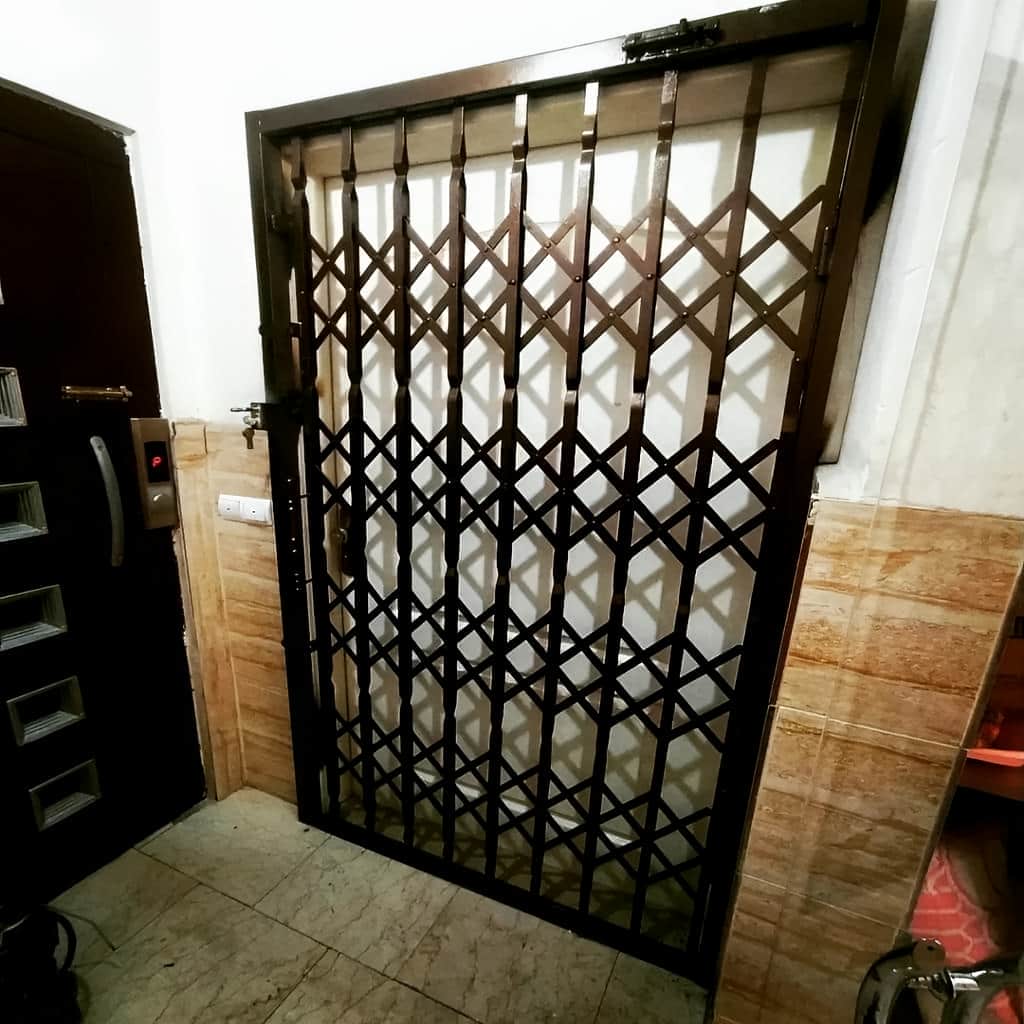 فروش درب آکاردئونی چهار گل لوزی با طرح‌های کاربردی