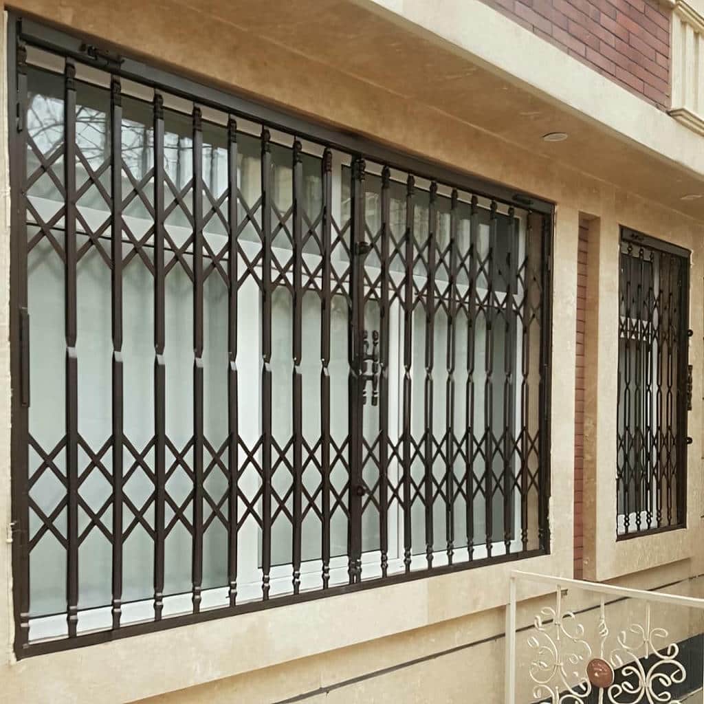 قیمت درب آکاردئونی ضد سرقت بر اساس مدل و متریال