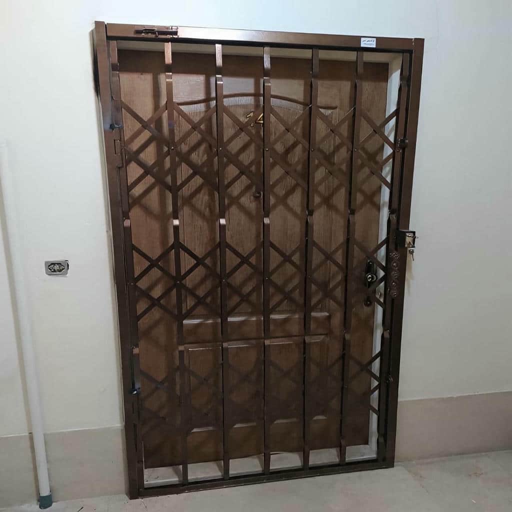 خدمات نصب درب آکاردئونی ضد سرقت برای ورودی آپارتمان