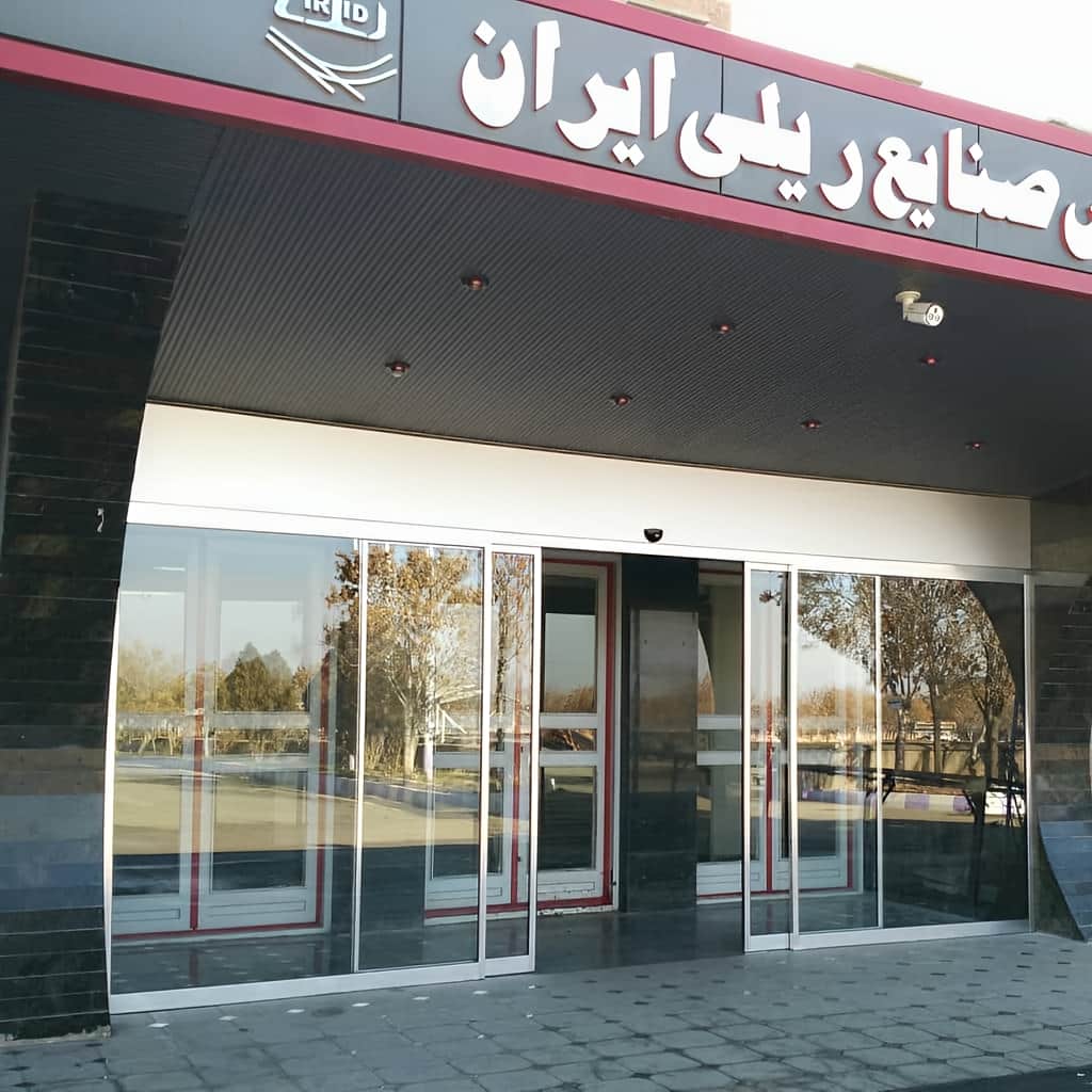 فریم آلومینیومی درب اتوماتیک شیشه ای با پروفیل مقاوم و سبک