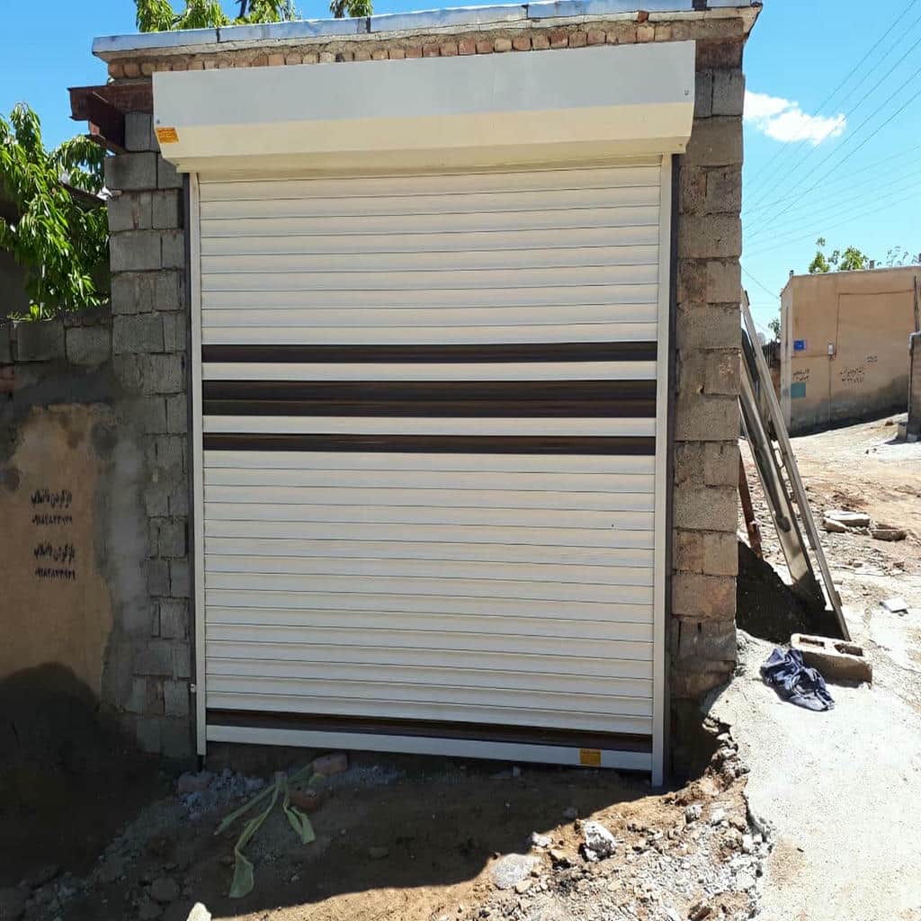 نصب کرکره برقی صنعتی فولادی با ریل تقویت‌شده
