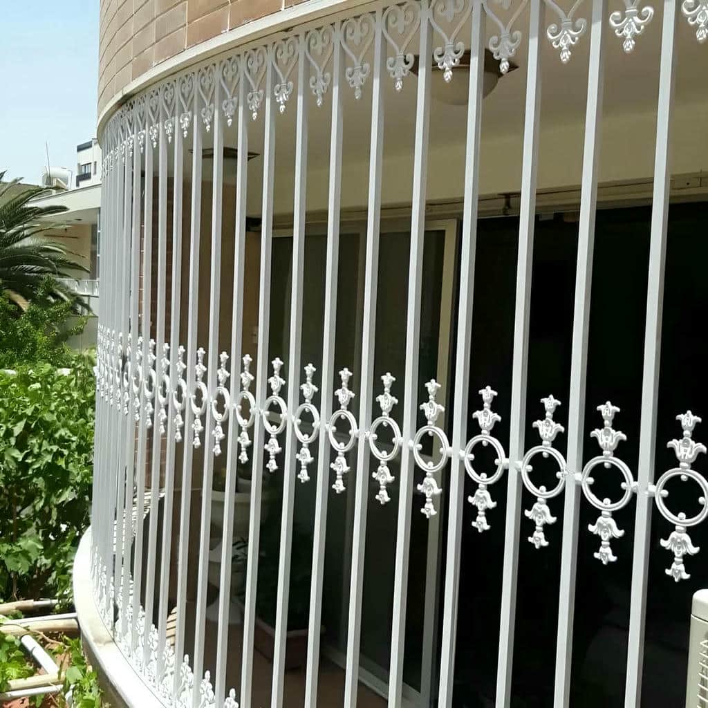ساخت نرده پنجره فرفورژه گل دار با جوشکاری دقیق