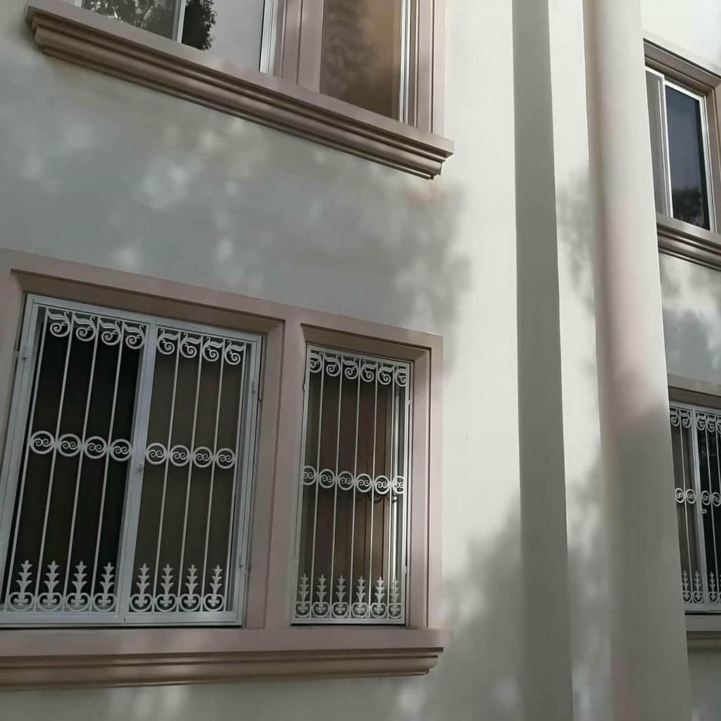 حفاظ پنجره بالکن تراس برای خرید ایمن و کاربردی