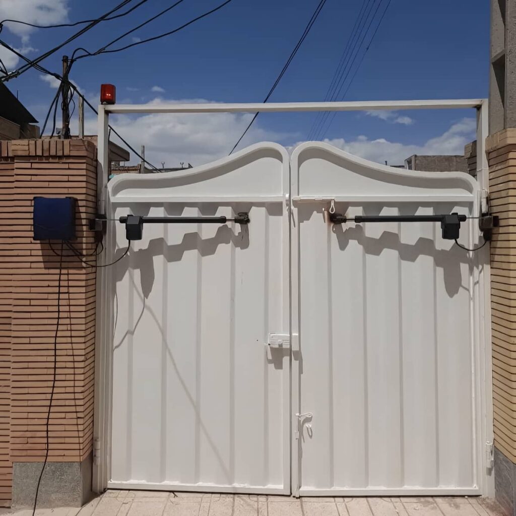 خدمات جک درب پارکینگ لولایی شفت بلند با چشمی ایمنی