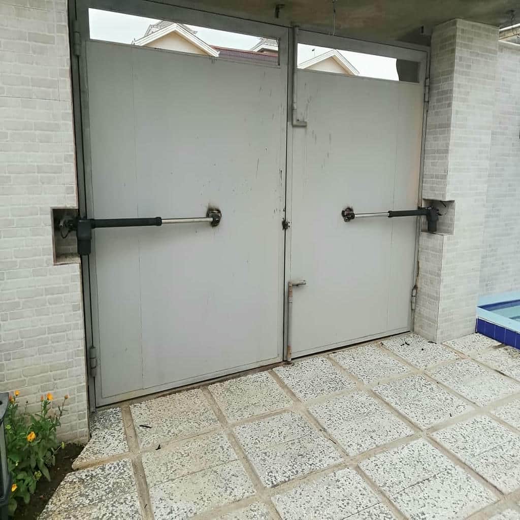 خدمات جک درب پارکینگ ایرانی بازویی با چشمی ایمنی