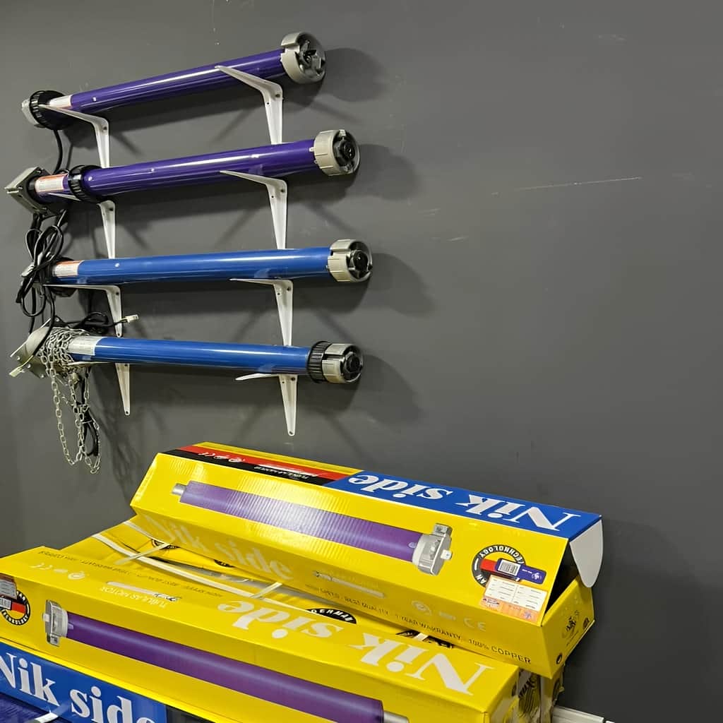 اجرای کرکره برقی بی صدا موتور توبولار برای ورودی ساختمان