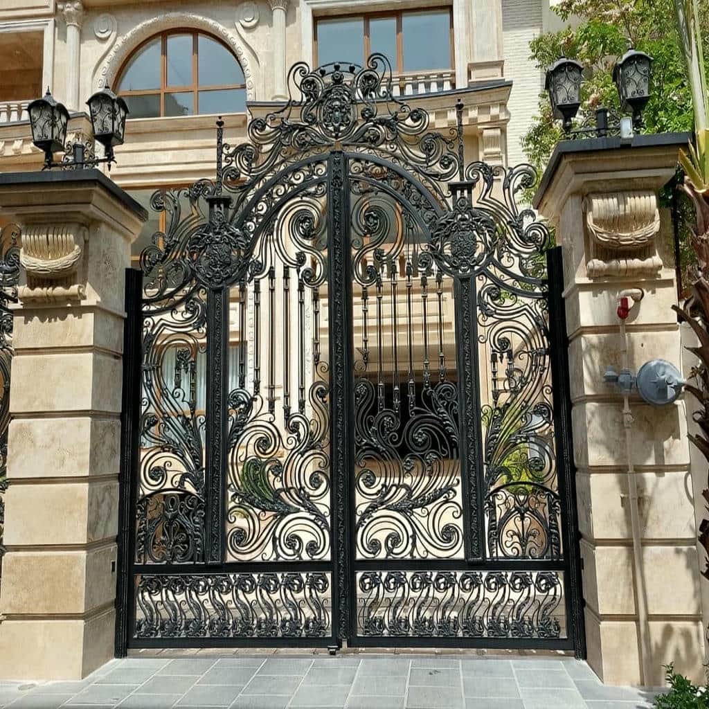 درب پارکینگ مدرن پنل مشبک لوزی مناسب سفارش نمای هندسی