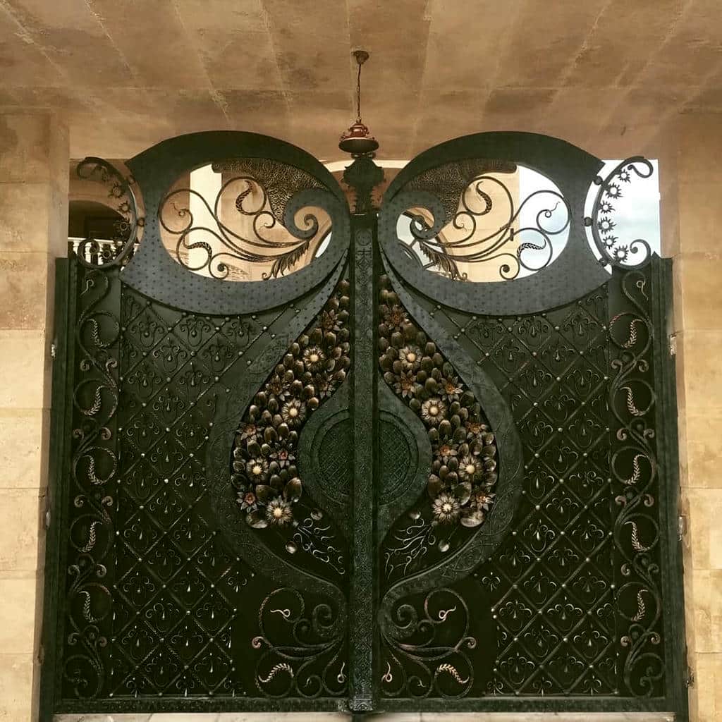 درب حیاط مشبک نورگیر مناسب