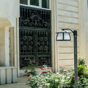 7 مدل درب ساختمان فرفورژه گل دار
