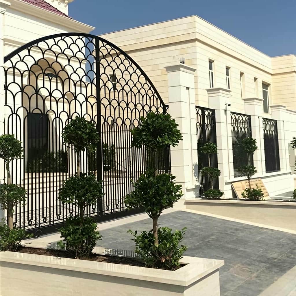 تولید درب آهنی حیاط طرح مدرن با پروفیل تقویت‌شده