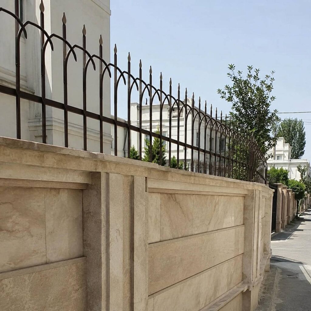 7 مدل حفاظ دیوار کوتاه حیاط
