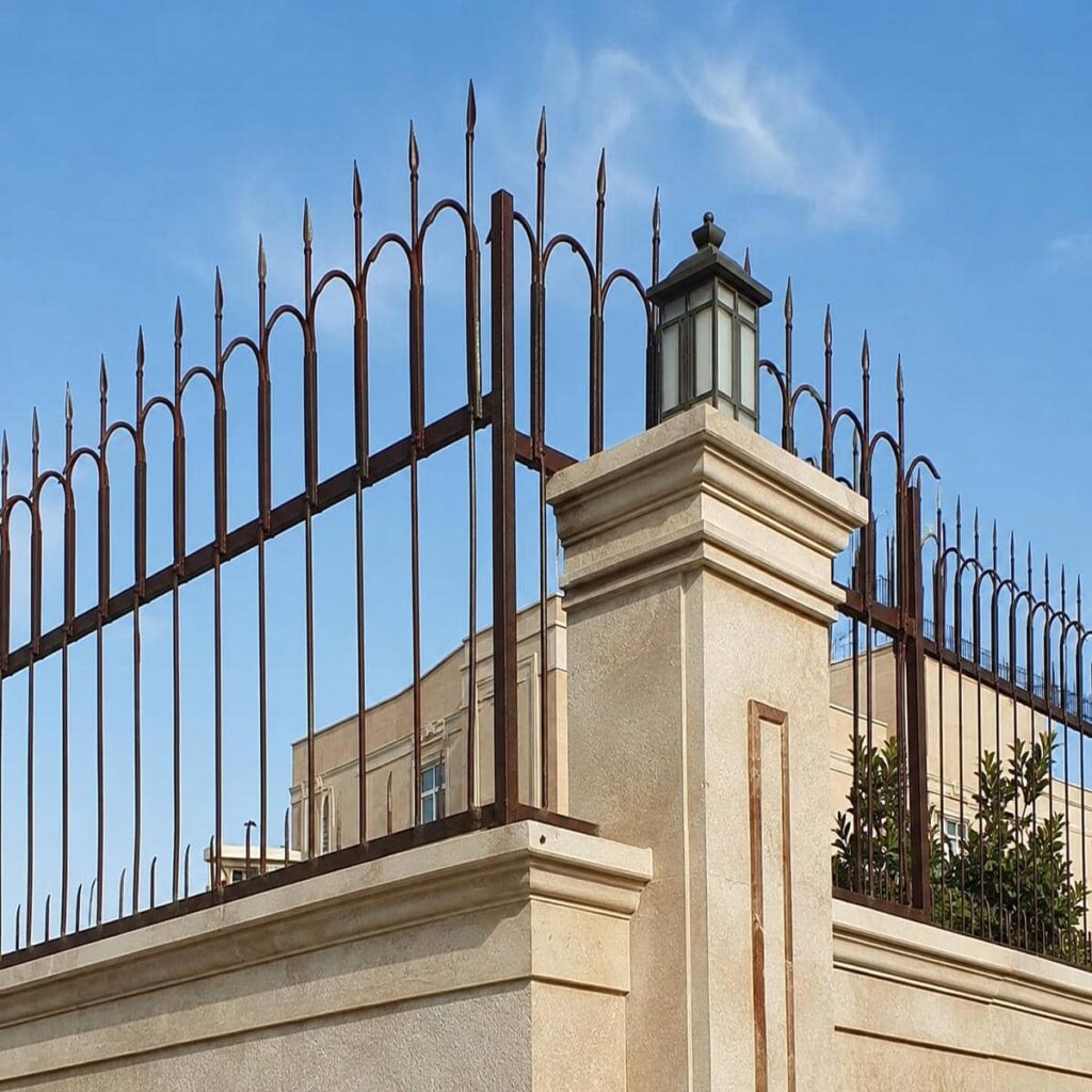 خرید حفاظ دیوار کلاسیک سرنیزه با انتخاب مشاورانه