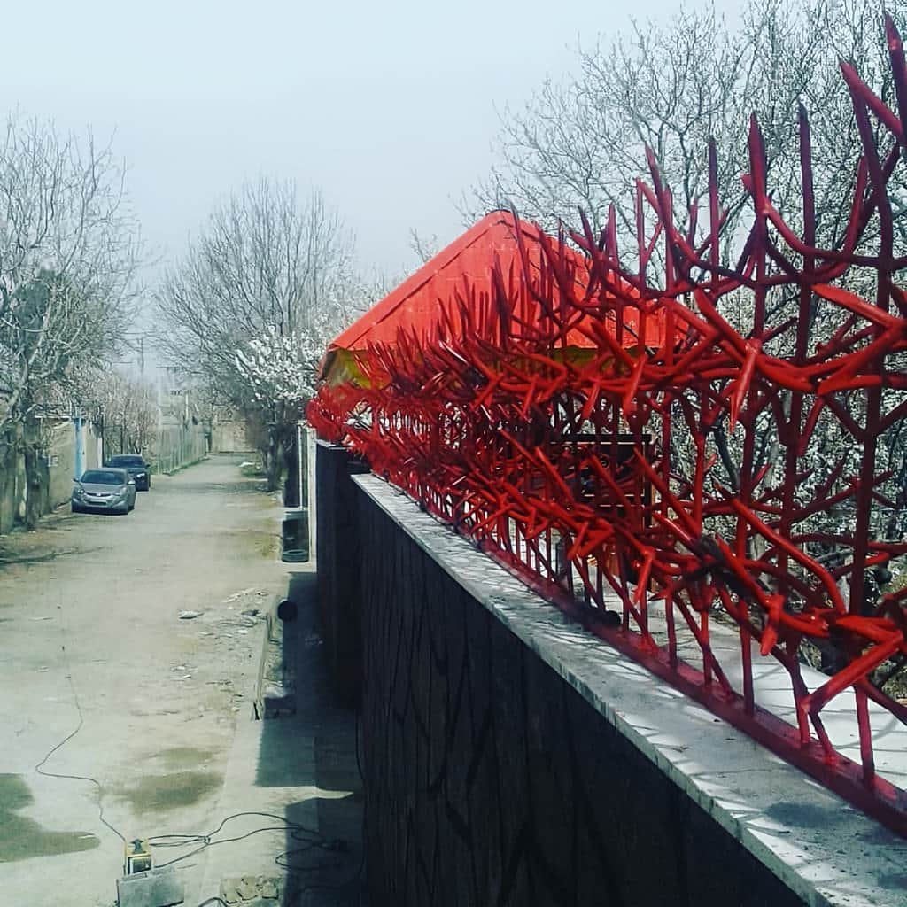 مقاوم ترین حفاظ آهنی بالای دیوار