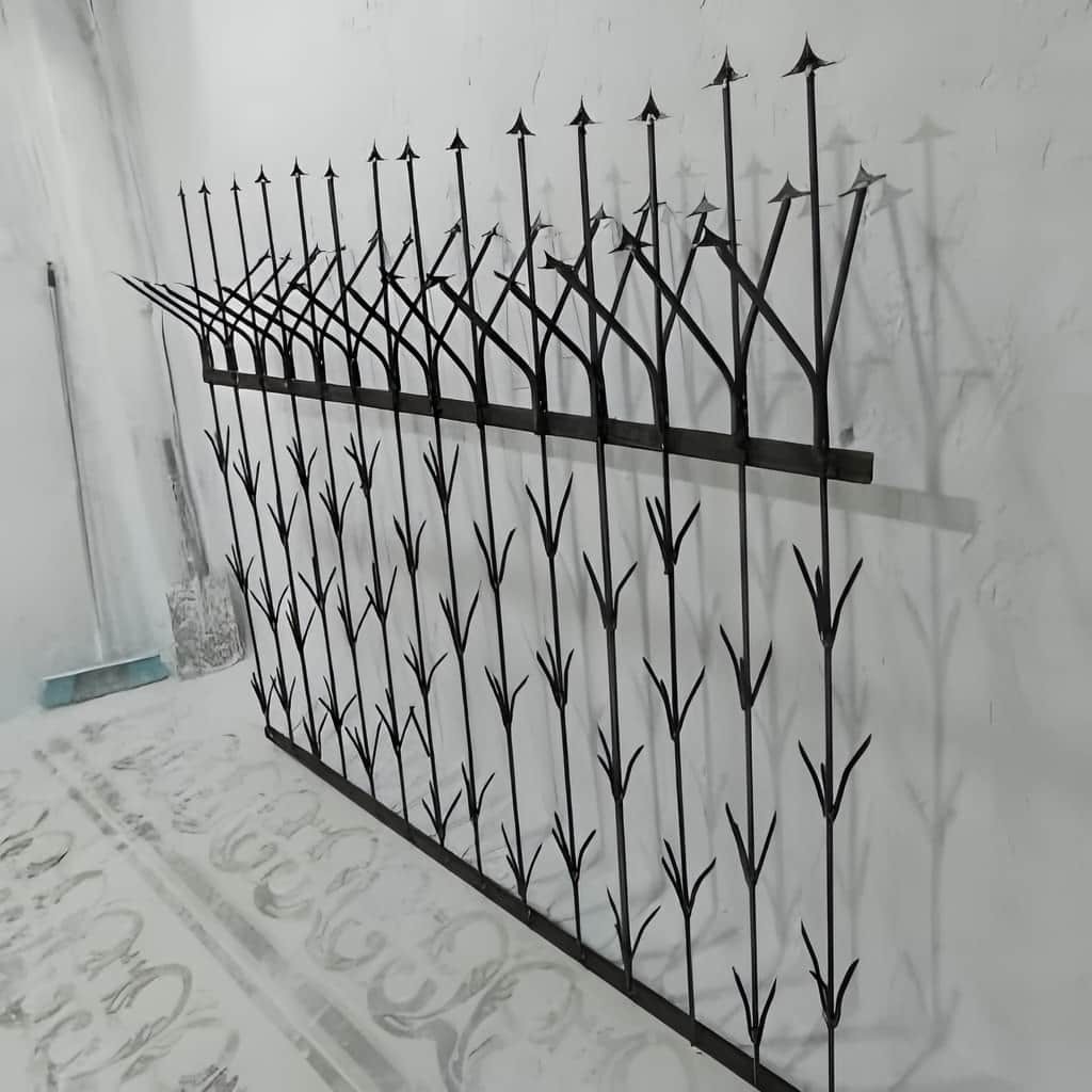 حفاظ کشی دور دیوار محوطه