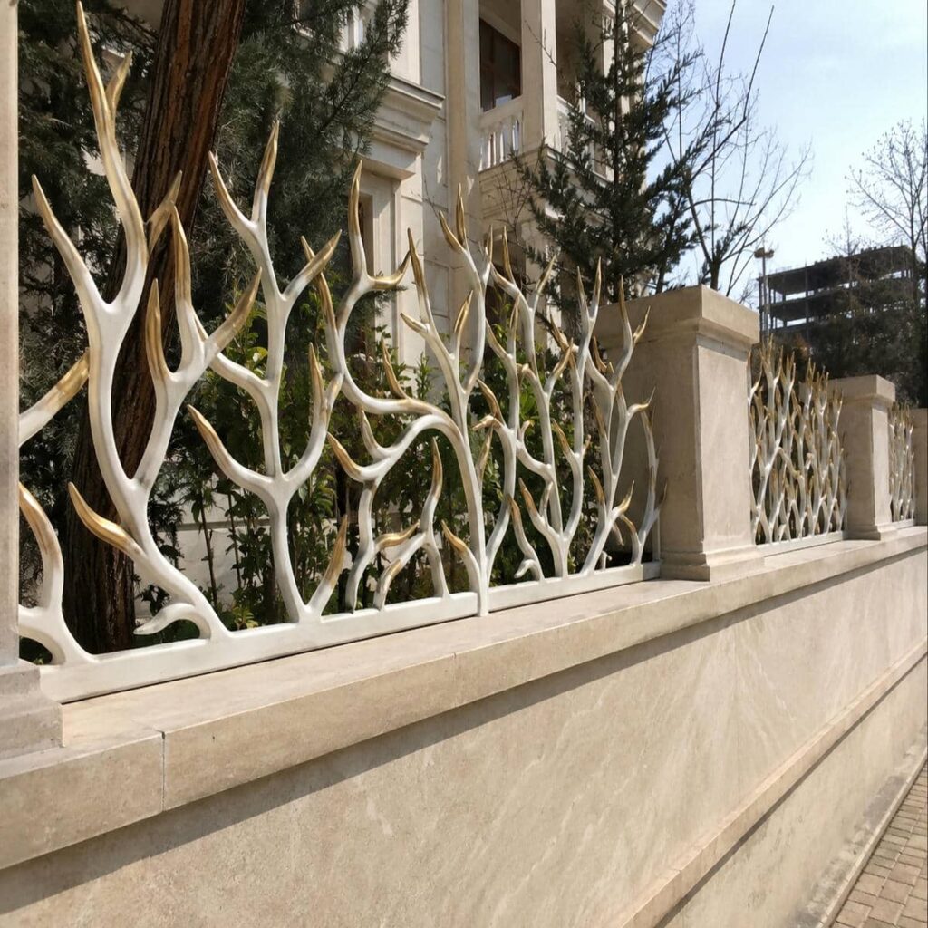 نکاتی که باید در نصب نرده حفاظ شاخ گوزنی روی دیوار رعایت کنید
