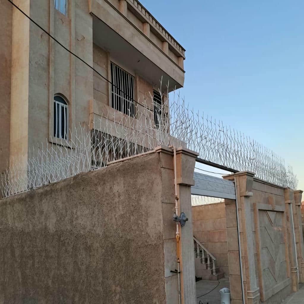 نصب حفاظ آهنی شاخ گوزنی بالای دیوار پارکینگ چه مزیتی دارد ؟