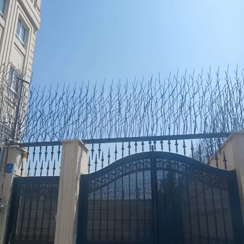 خرید حفاظ دیواری شاخ گوزنی با ارتفاع 90 و 120سانت بالای دیوار