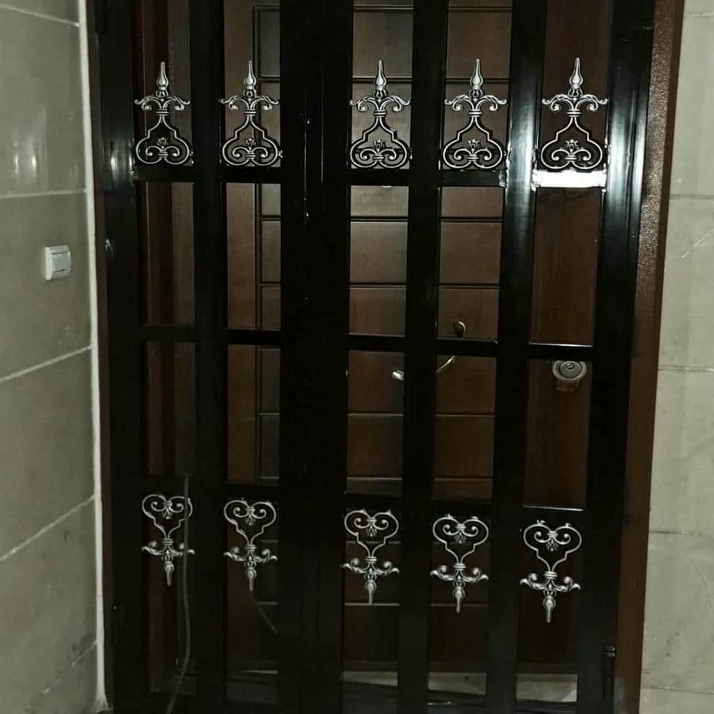 مزیت محافظ آکاردئونی پشت درب آپارتمان - تصویر 2