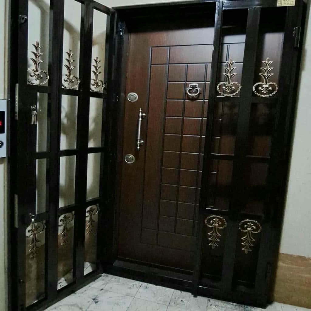 حفاظ درب آپارتمان