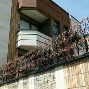 قیمت نرده حفاظ روی دیوار در اصفهان