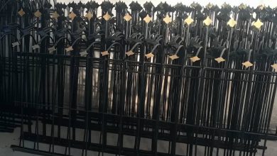 نرده بالای دیوار منزل