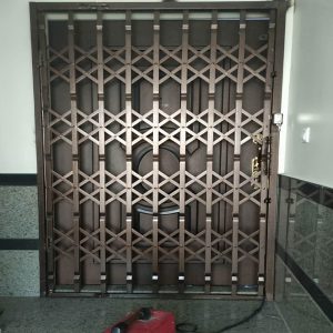 درب آکاردئونی حفاظ آپارتمان